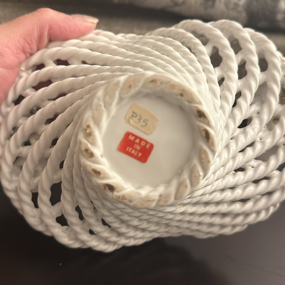 Vintage Porcelain Capodimonte Style White Open Lace Reticulated Rope Basket - Picture 7 of 8